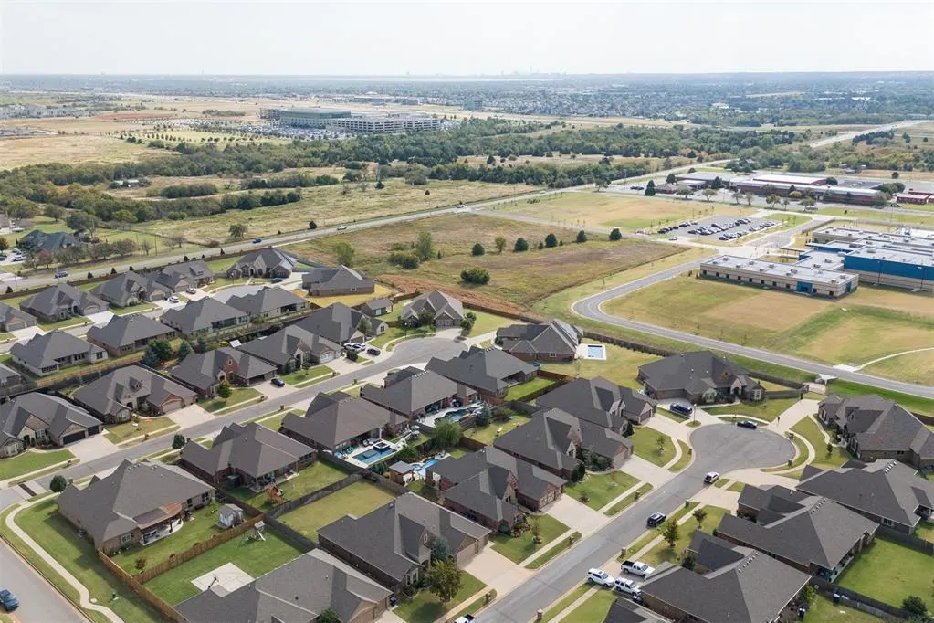Photo 46 — 14612 Doulton Circle, Oklahoma City, OK 73142