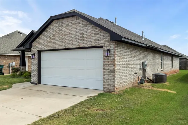 Photo 3 — 4400 Wind Haven Drive, Oklahoma City, OK 73179