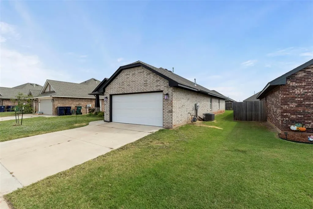 Photo 5 — 4400 Wind Haven Drive, Oklahoma City, OK 73179