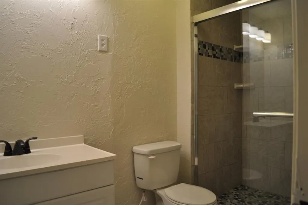 Photo 13 — 6805 NW 63rd Terrace, Oklahoma City, OK 73132