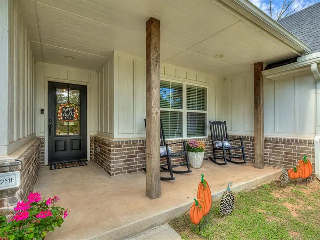 Photo 8 — 19410 Hidden Pines Circle, Norman, OK 73026