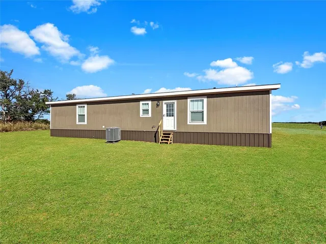 Photo 2 — 12327 N 1890 Road, Sayre, OK 73662
