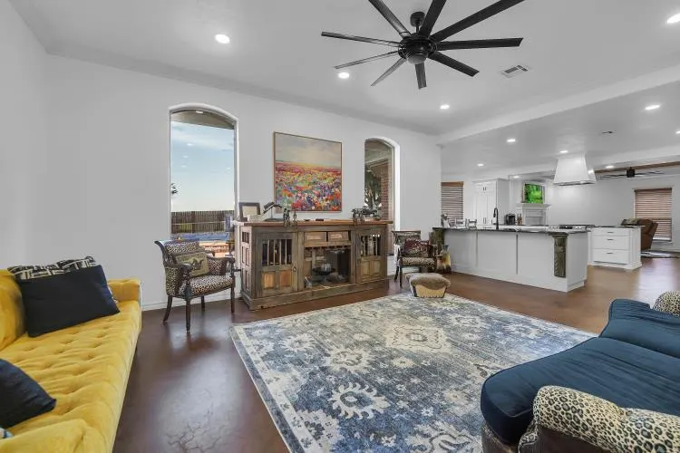 Photo 6 — 2305 Sunset Drive, Clinton, OK 73601