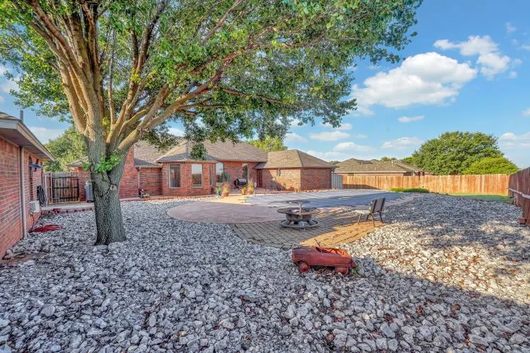 Photo 26 — 2305 Sunset Drive, Clinton, OK 73601