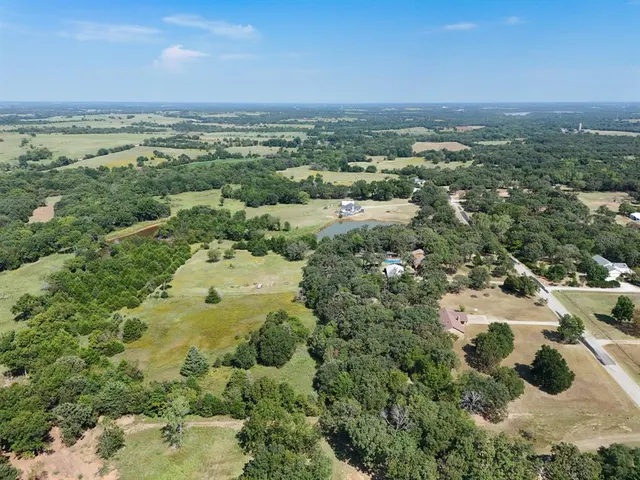 Photo 4 — 8 Woodcrest, Shawnee, OK 74804