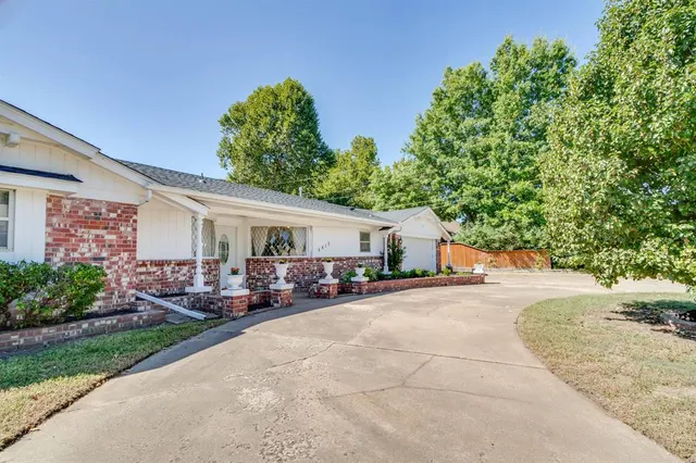 Photo 2 — 4612 NW 33rd Drive, Oklahoma City, OK 73122