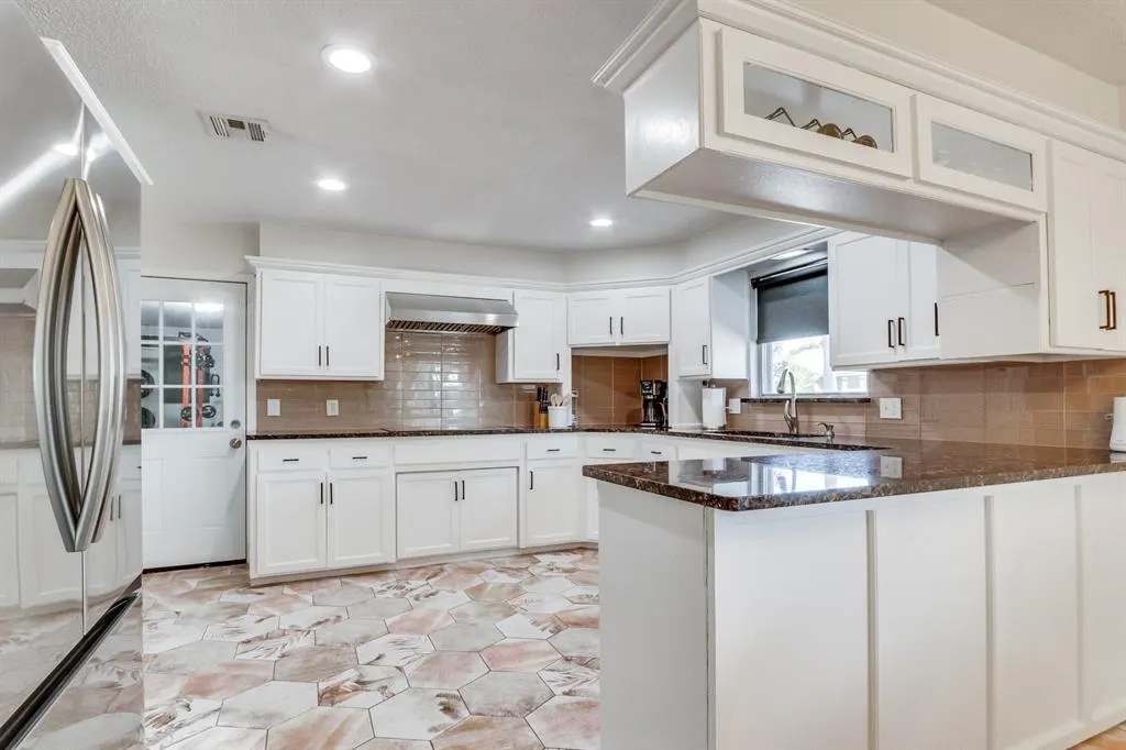 Photo 8 — 4612 NW 33rd Drive, Oklahoma City, OK 73122