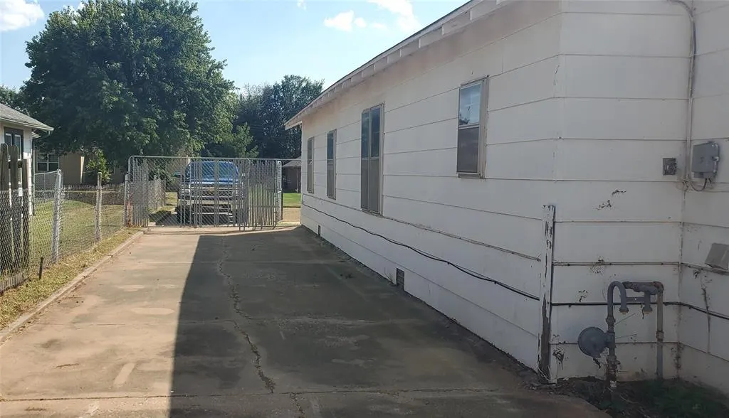 Photo 3 — 321 SE 49th Street, Oklahoma City, OK 73129