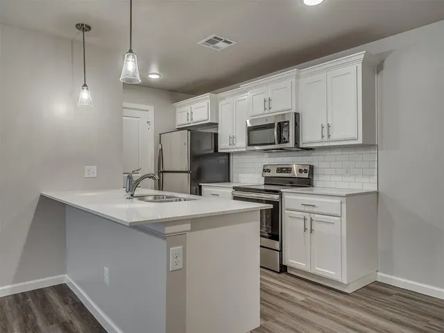 Photo 8 — 12002 Rush Street, Oklahoma City, OK 73131