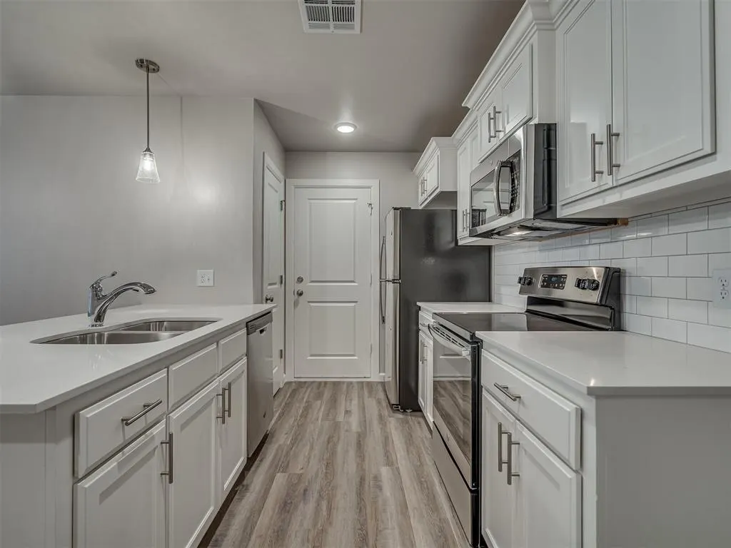 Photo 9 — 12002 Rush Street, Oklahoma City, OK 73131