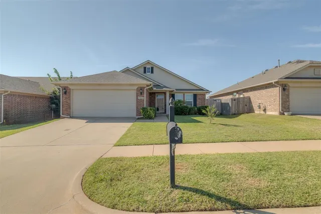 Photo 2 — 9504 SW 25th Street, Oklahoma City, OK 73128