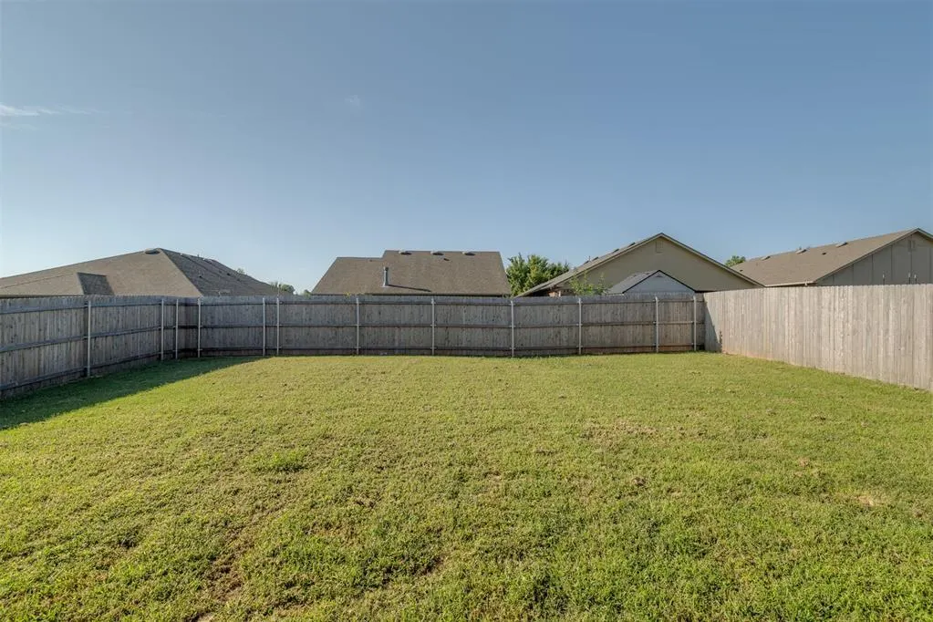 Photo 8 — 9504 SW 25th Street, Oklahoma City, OK 73128