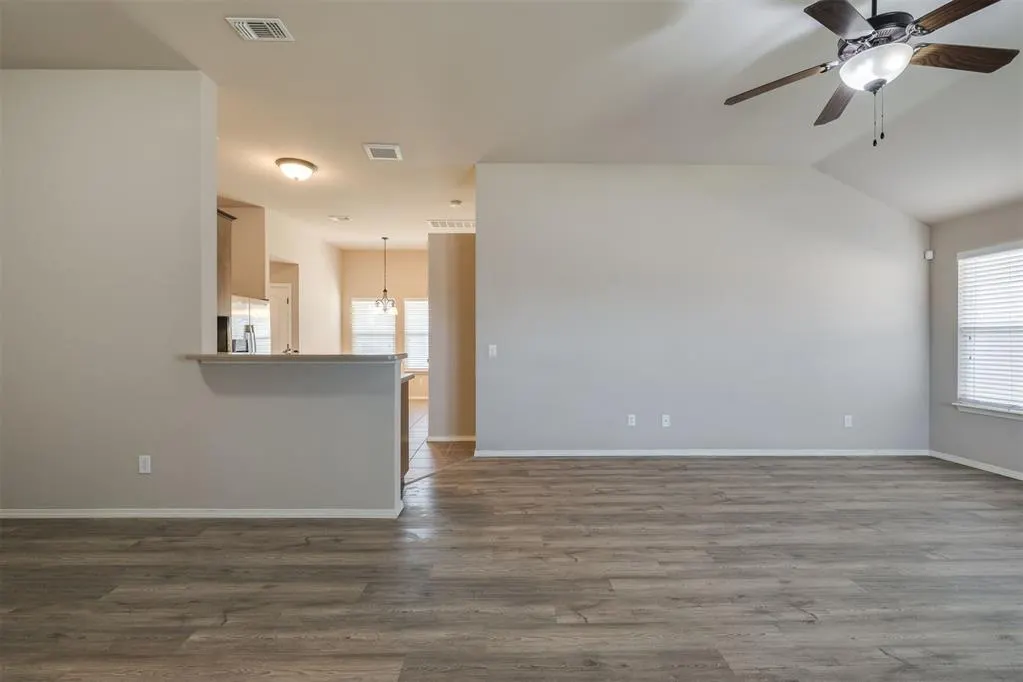 Photo 10 — 9504 SW 25th Street, Oklahoma City, OK 73128