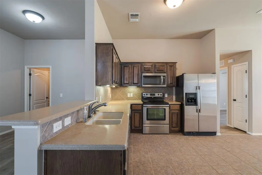 Photo 23 — 9504 SW 25th Street, Oklahoma City, OK 73128