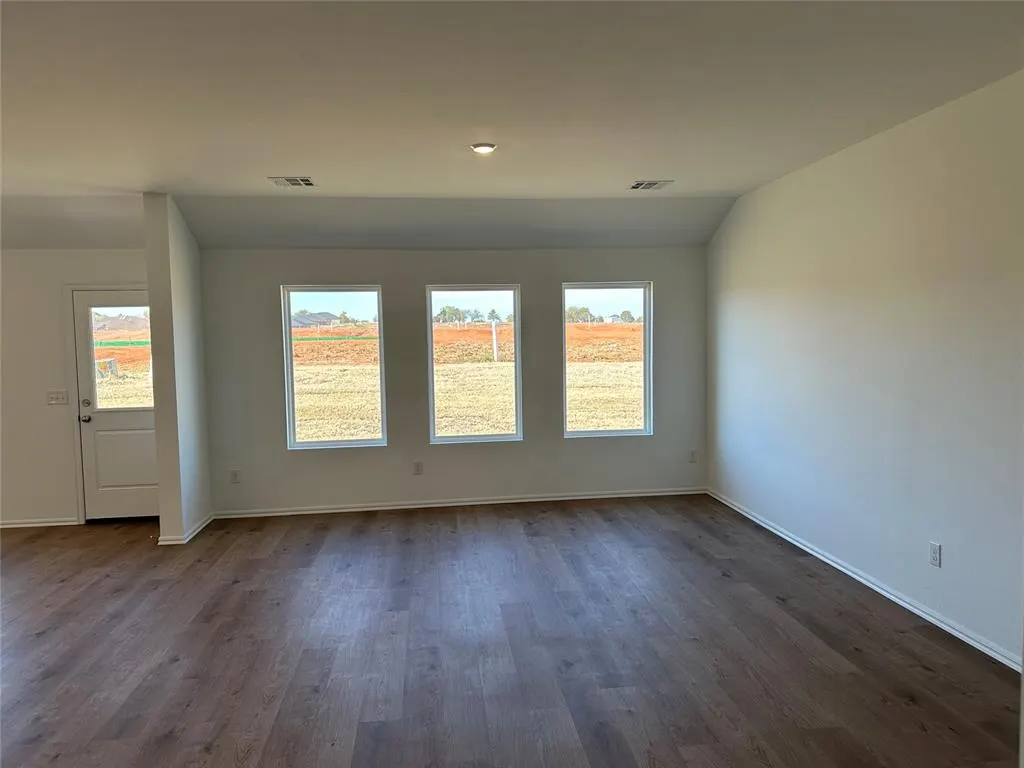 Photo 5 — 1177 Sunflower Lane, Newcastle, OK 73065