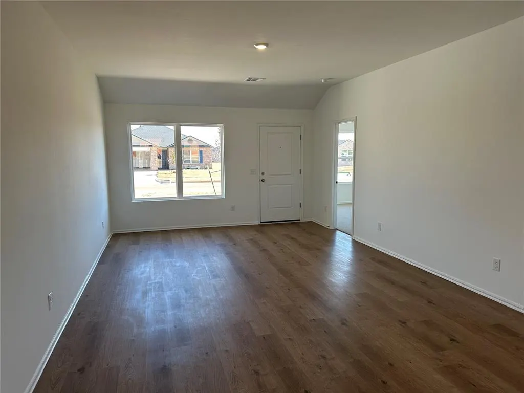 Photo 6 — 1193 Sunflower Lane, Newcastle, OK 73065