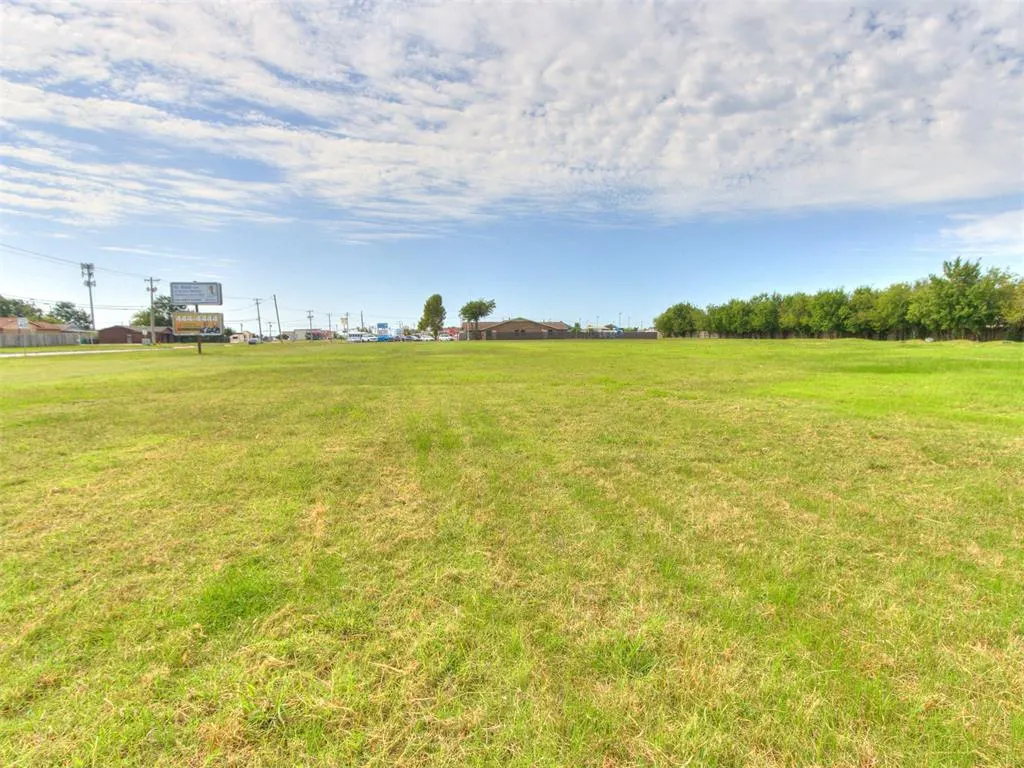 Photo 3 — 8701 S May Avenue, Oklahoma City, OK 73159