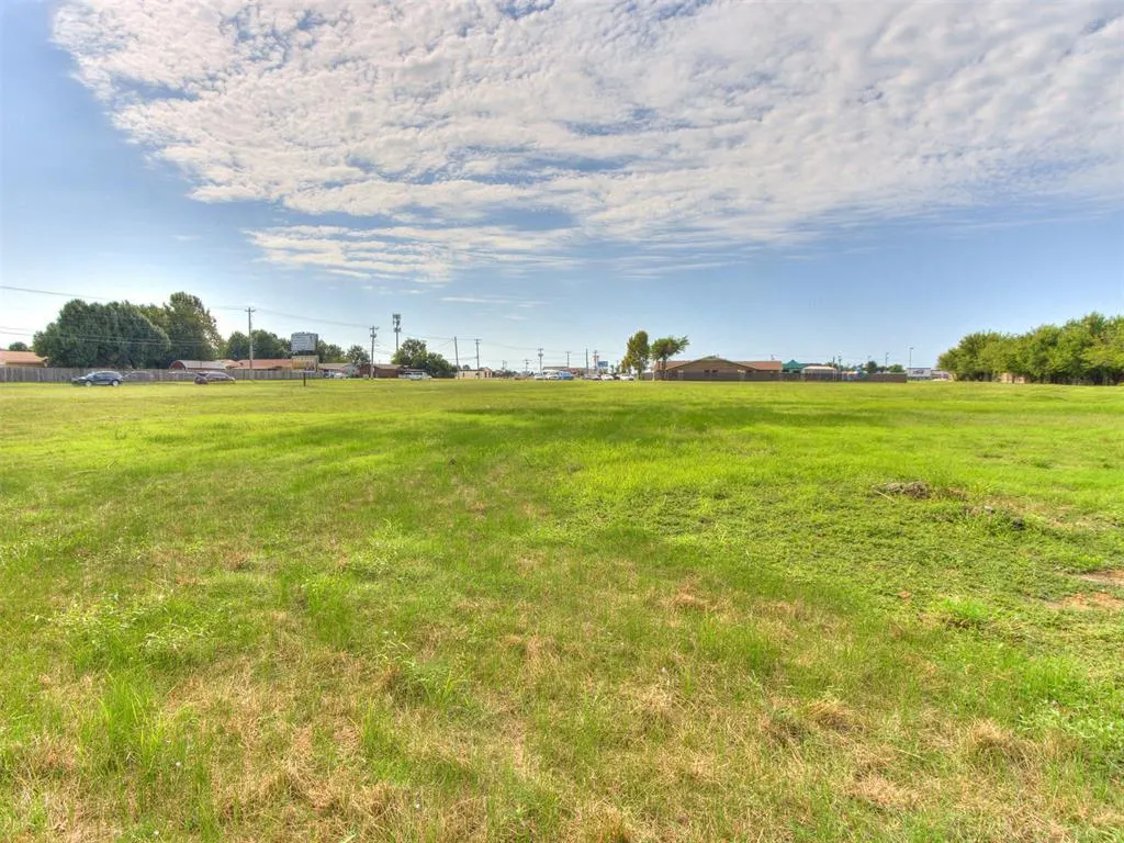 Photo 5 — 8701 S May Avenue, Oklahoma City, OK 73159