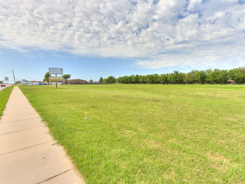 Photo 6 — 8701 S May Avenue, Oklahoma City, OK 73159