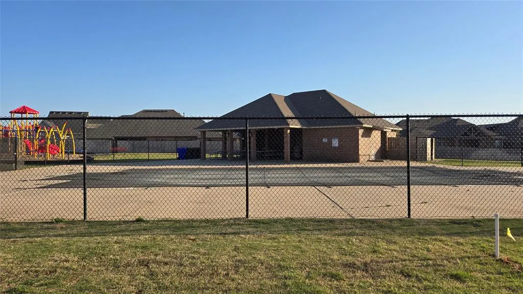 Photo 37 — 321 Greens Parkway, Norman, OK 73069