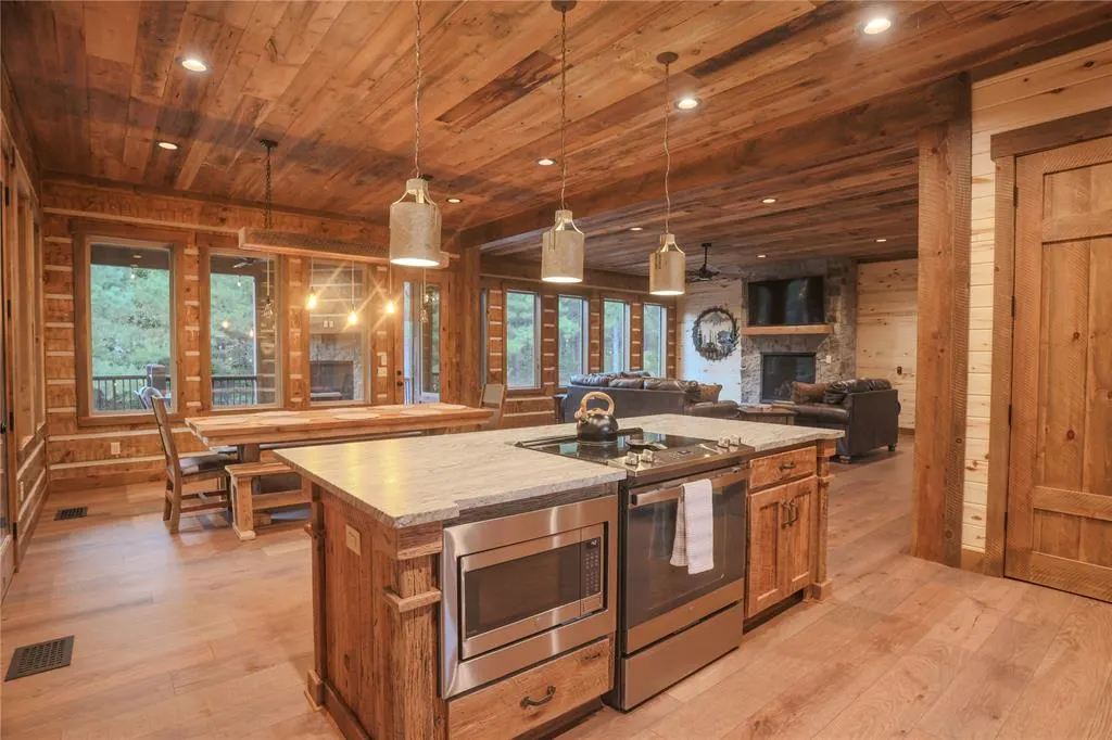 Photo 8 — 227 Twisted Vine Court, Broken Bow, OK 74728