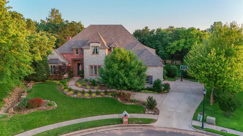 Front exterior — 3604 Hunters Creek Road, Edmond, OK 73003
