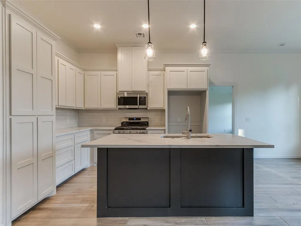 Photo 5 — 11601 SW 14th Street, Yukon, OK 73099