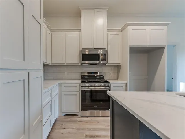 Photo 4 — 11601 SW 14th Street, Yukon, OK 73099