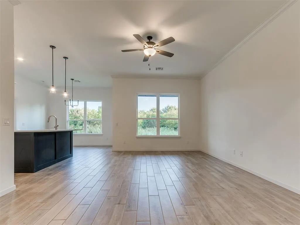Photo 3 — 11601 SW 14th Street, Yukon, OK 73099