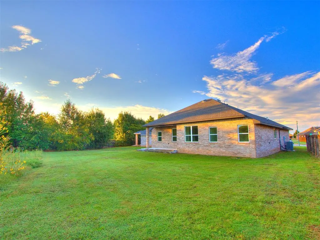 Photo 25 — 11601 SW 14th Street, Yukon, OK 73099