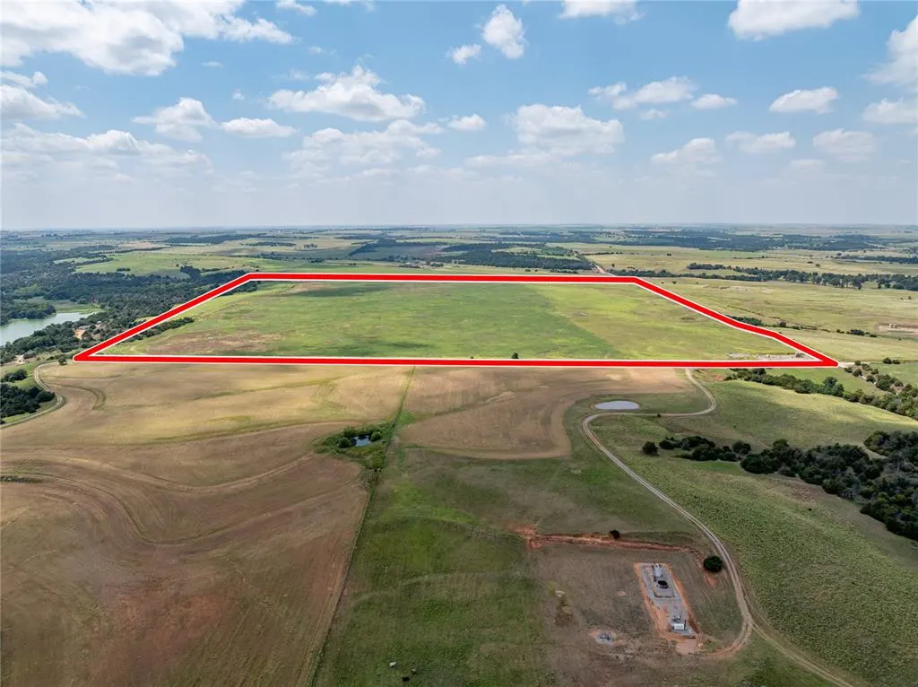 Photo 3 — 12083 E County Street 2580 Street, Lookeba, OK 73053