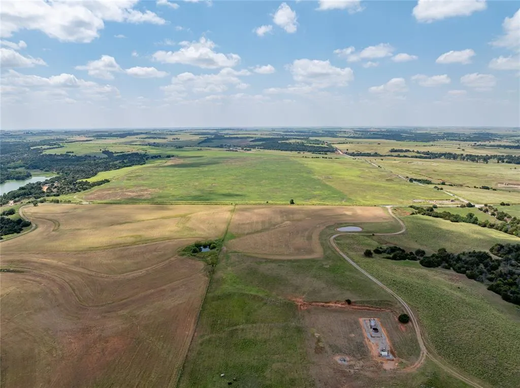Photo 4 — 12083 E County Street 2580 Street, Lookeba, OK 73053