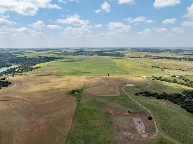 Photo 4 — 12083 E County Street 2580 Street, Lookeba, OK 73053