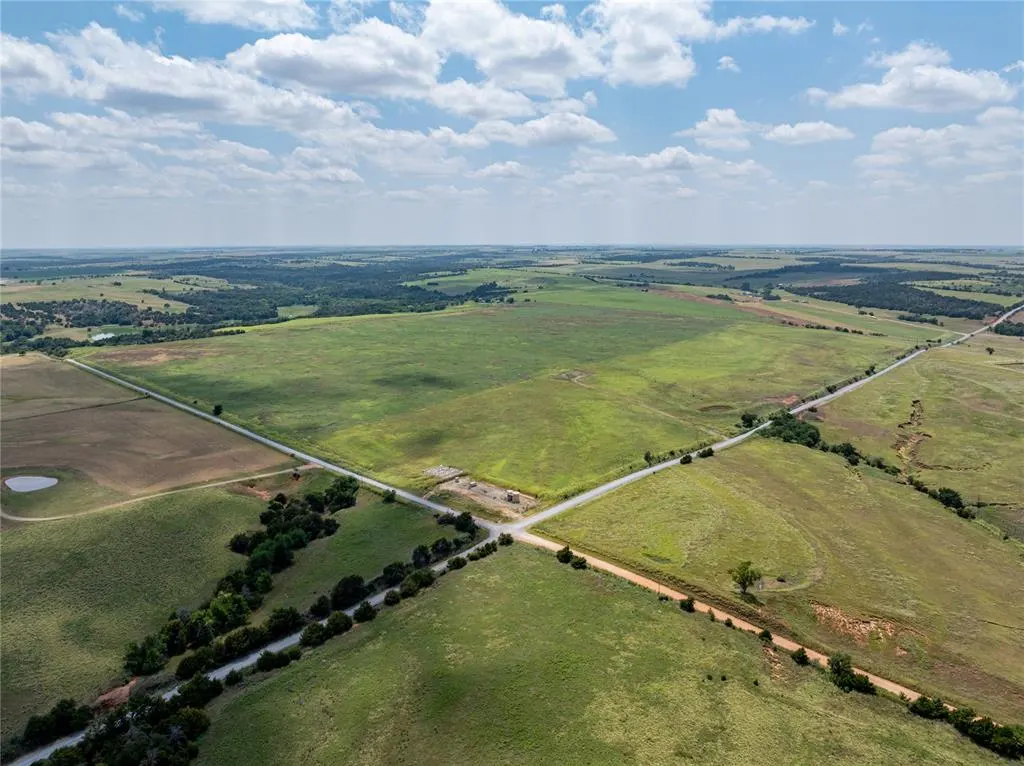 Photo 6 — 12083 E County Street 2580 Street, Lookeba, OK 73053