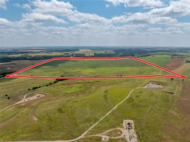 Photo 7 — 12083 E County Street 2580 Street, Lookeba, OK 73053