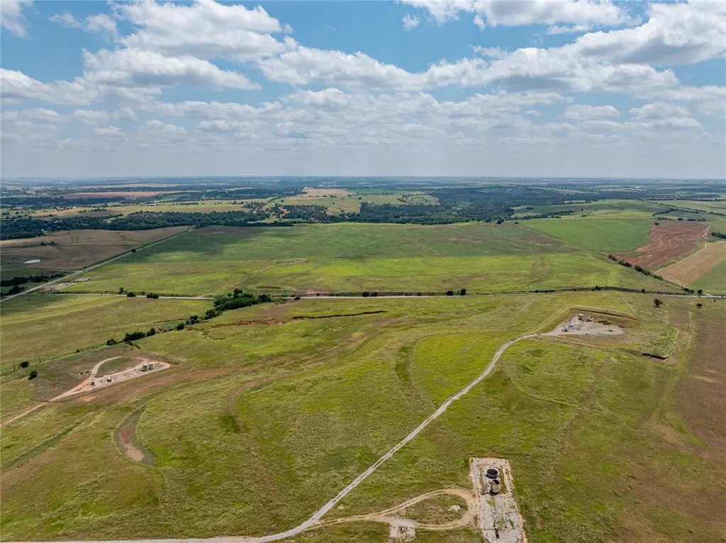 Photo 8 — 12083 E County Street 2580 Street, Lookeba, OK 73053