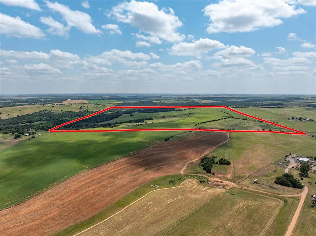 Photo 5 — 12199 county street 2570 Street, Lookeba, OK 73053