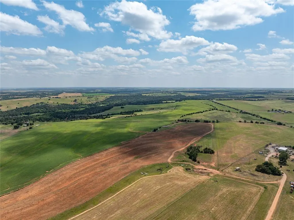 Photo 6 — 12199 county street 2570 Street, Lookeba, OK 73053