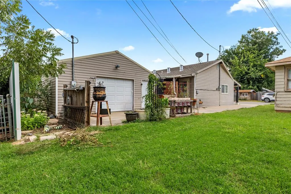 Photo 30 — 905 Prairie Chief Avenue, Clinton, OK 73601
