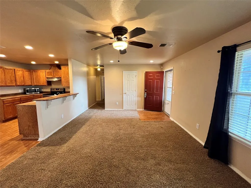 Photo 7 — 813 NE 85th Street, Oklahoma City, OK 73114