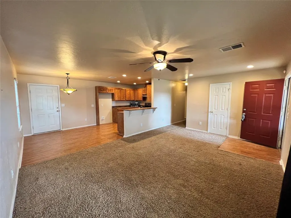 Photo 2 — 813 NE 85th Street, Oklahoma City, OK 73114
