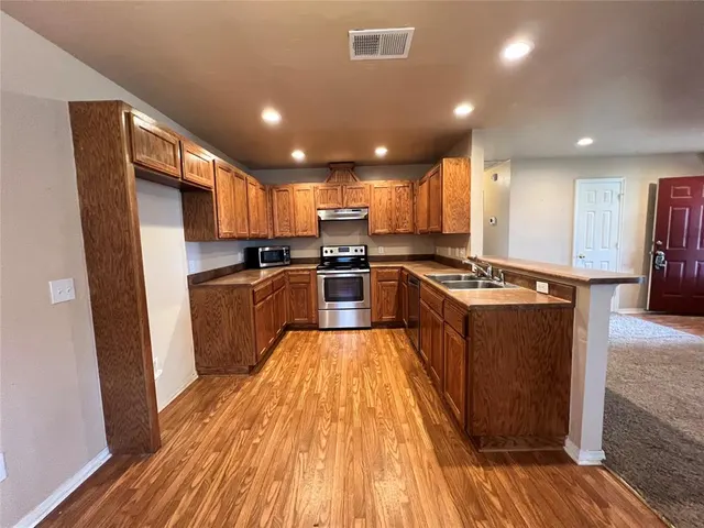 Photo 4 — 813 NE 85th Street, Oklahoma City, OK 73114