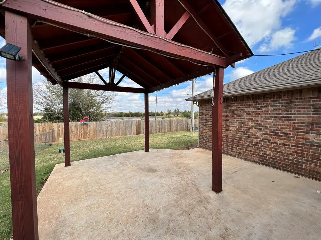 Photo 23 — 813 NE 85th Street, Oklahoma City, OK 73114