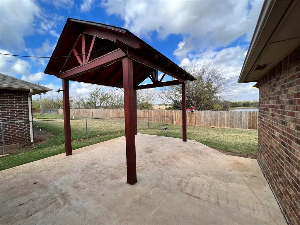 Photo 24 — 813 NE 85th Street, Oklahoma City, OK 73114