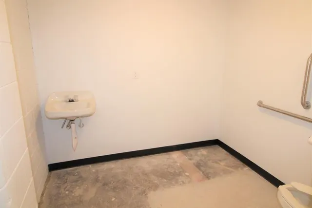 Photo 5 — 1101 SE 26th Street, Oklahoma City, OK 73129