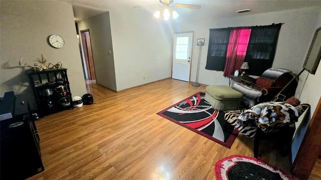 Photo 9 — 701 Johnson Street, Meeker, OK 74855