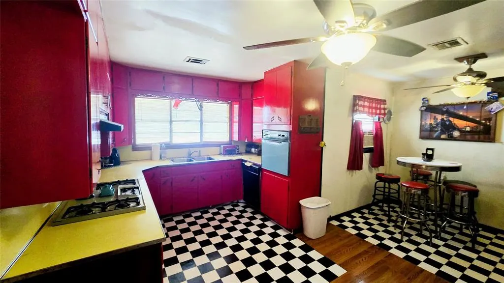 Photo 25 — 701 Johnson Street, Meeker, OK 74855
