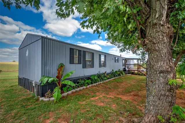 Front exterior — 331732 E 950 Road, Wellston, OK 74881