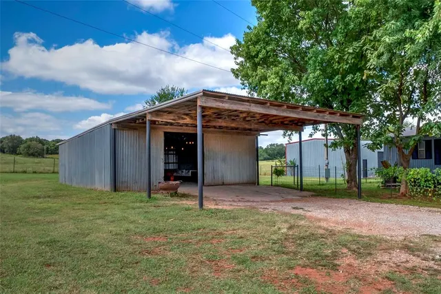 Photo 7 — 331732 E 950 Road, Wellston, OK 74881