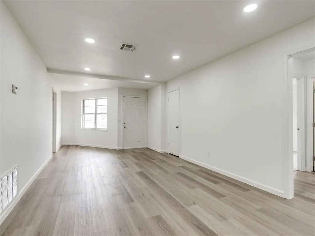 Photo 9 — 6417 Ashby Terrace, Oklahoma City, OK 73149